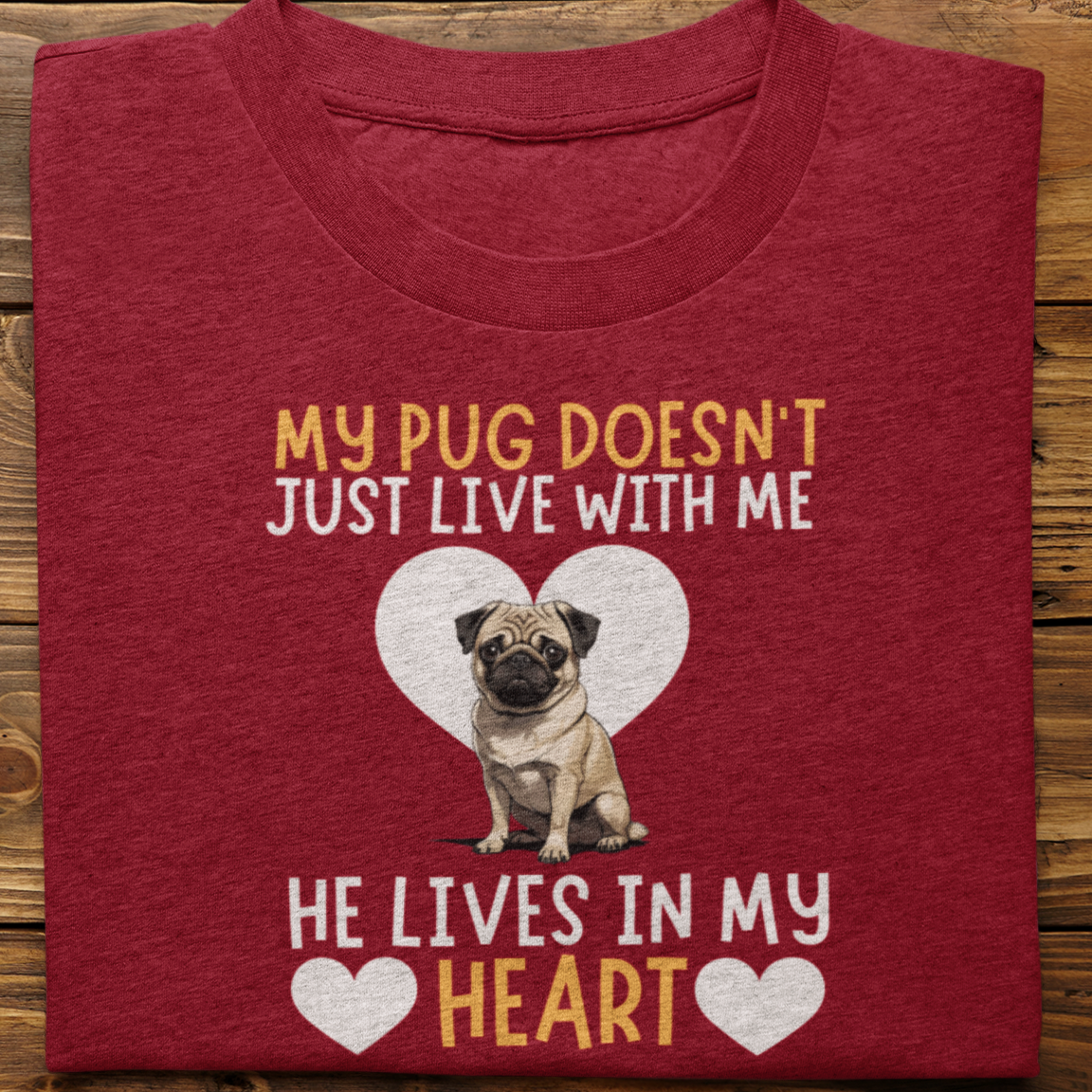 Pug : My Pug Doesn't Just Live Tshirt Unisex(He)