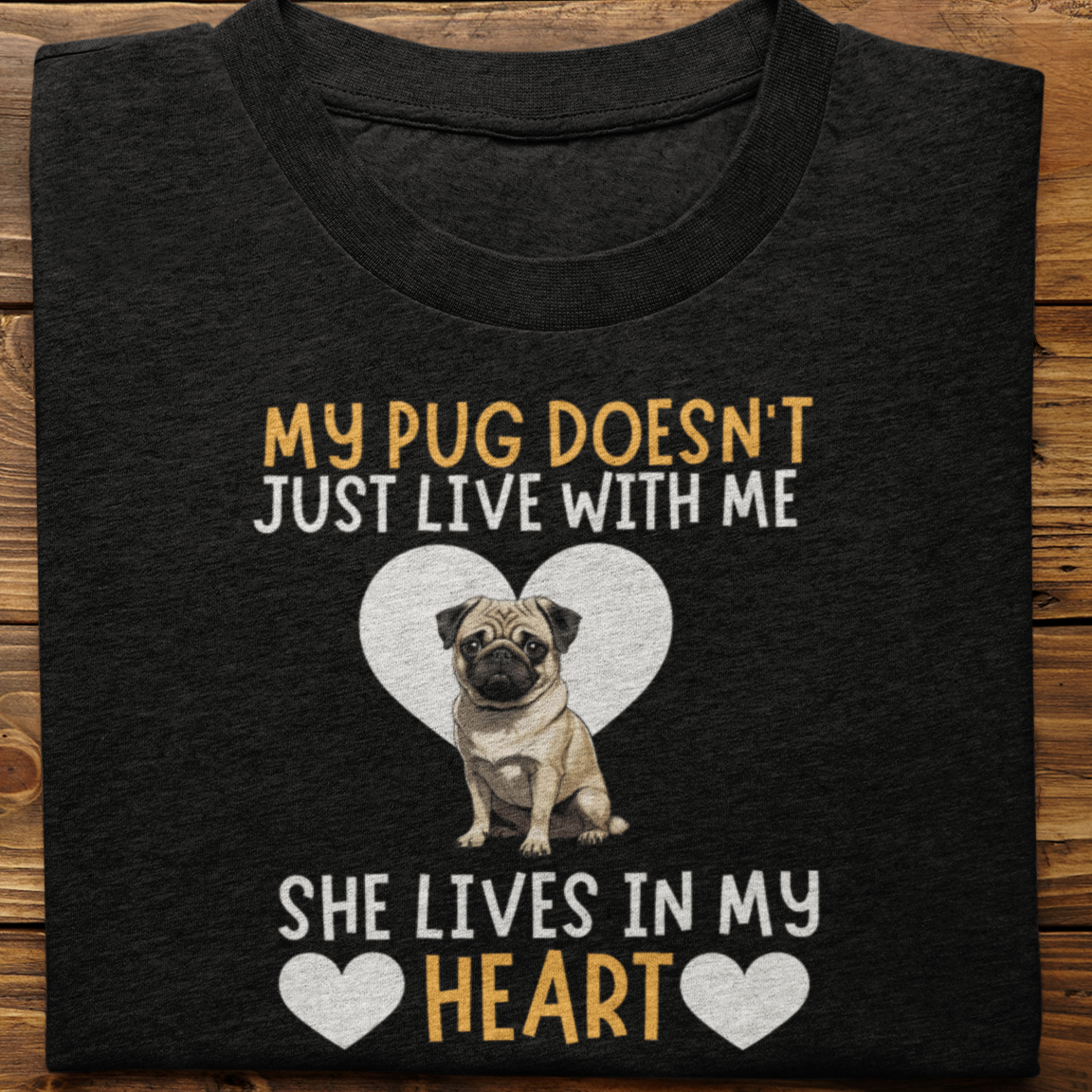 Pug : My Pug Doesn't Just Live Tshirt Unisex(She)