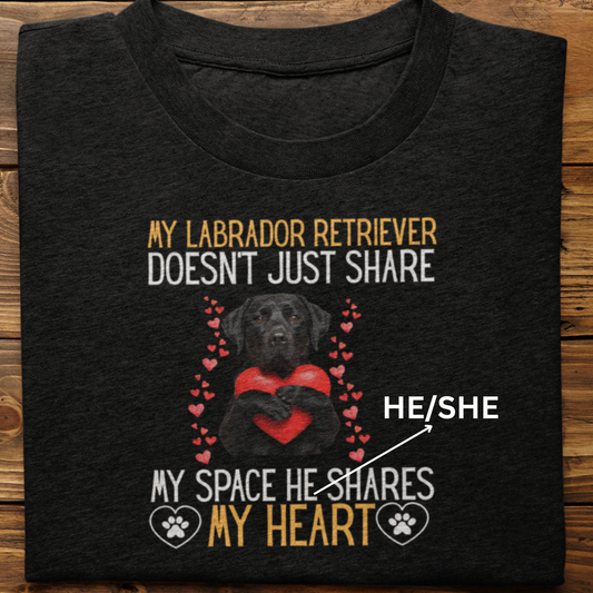 Labrador Retriever : Shares My Heart Tshirt Unisex(Black)