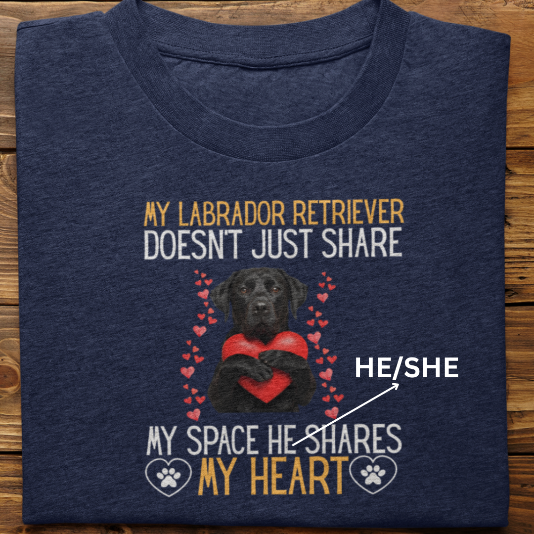 Labrador Retriever : Shares My Heart Tshirt Unisex(Black)