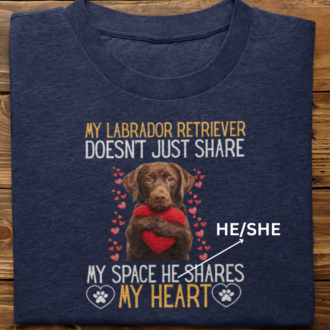 Labrador Retriever : Shares My Heart Tshirt Unisex(Brown)