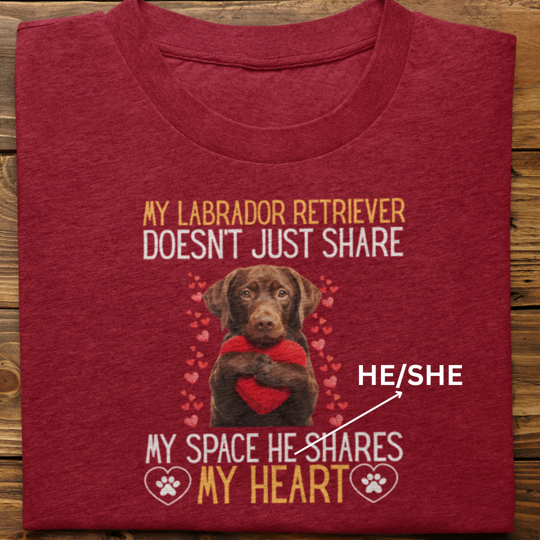 Labrador Retriever : Shares My Heart Tshirt Unisex(Brown)
