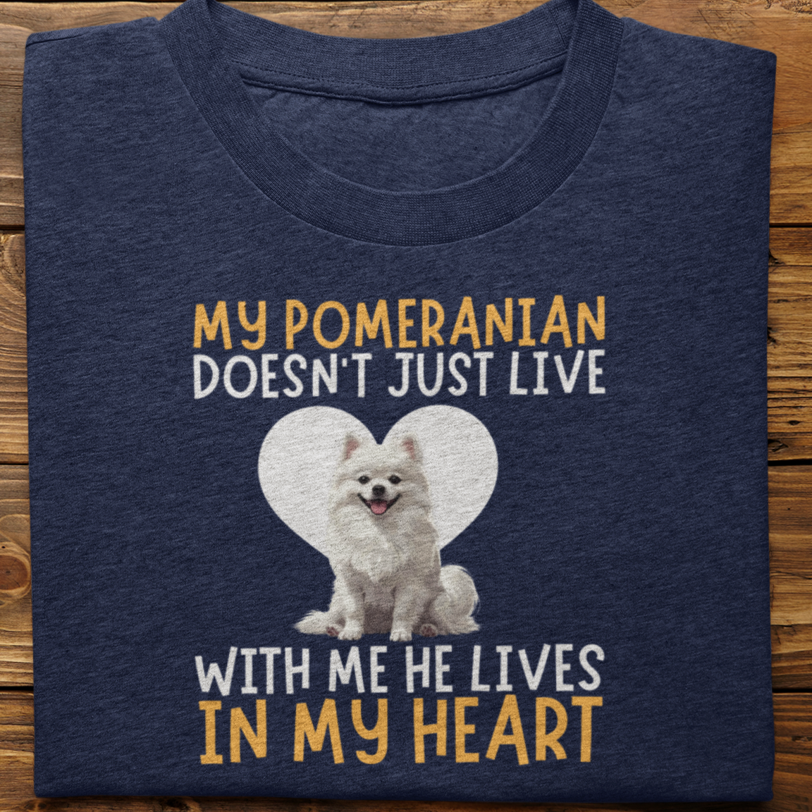 Pomeranian : My Pomaernian Doesn't Just Live Tshirt Unisex(He)