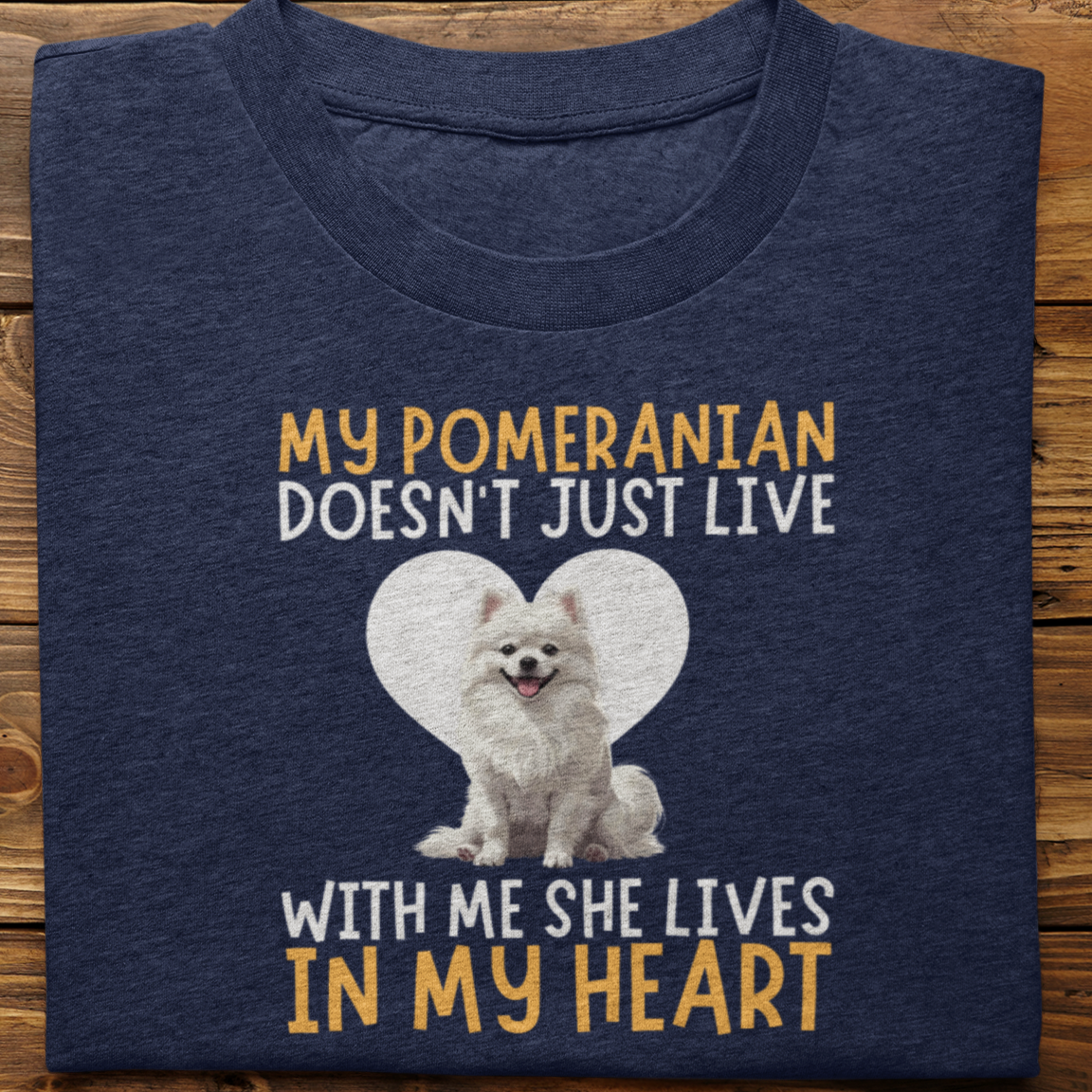 Pomeranian : My Pomaernian Doesn't Just Live Tshirt Unisex(She)