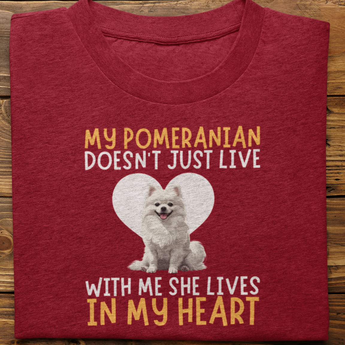 Pomeranian : My Pomaernian Doesn't Just Live Tshirt Unisex(She)